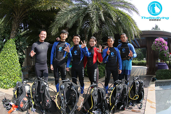 12/12正式上線！PADI 最新課程【休閑潛水員Resort Diver】 丨 一天拿證，潛遍全球